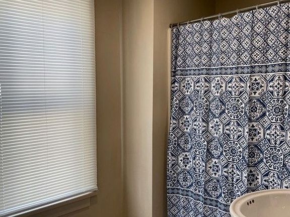 3rd image of 109 Hoerner St