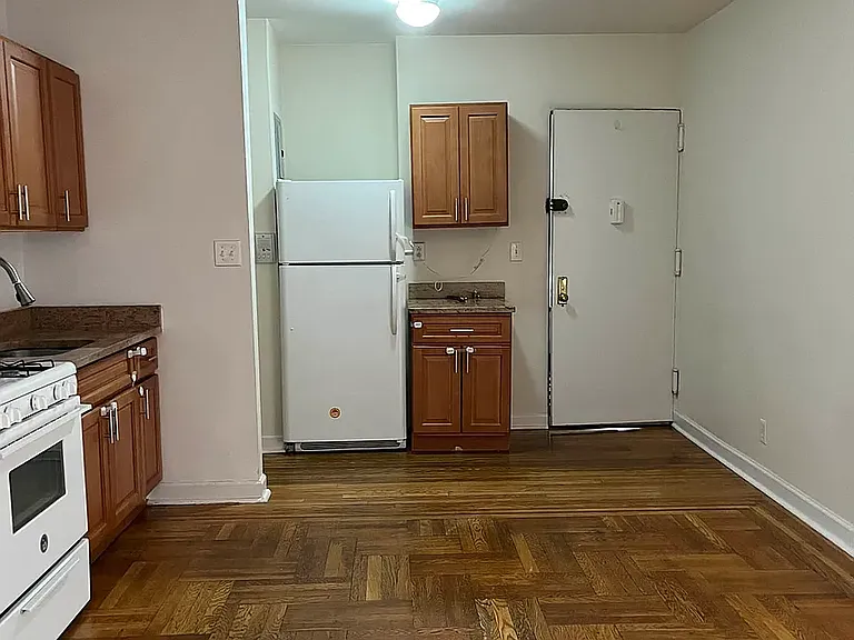 4568 Manhattan College Pkwy #4H — Photo 3