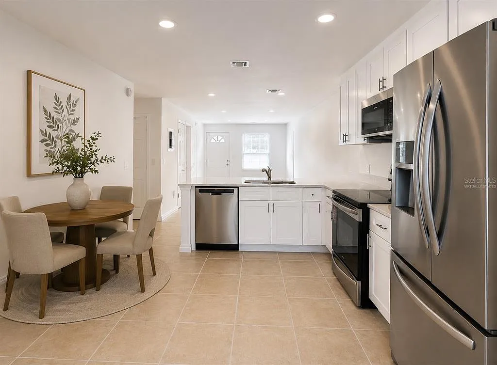 3 bed, 2.0 bath, 1388 sqft, $1,950 — Photo 4