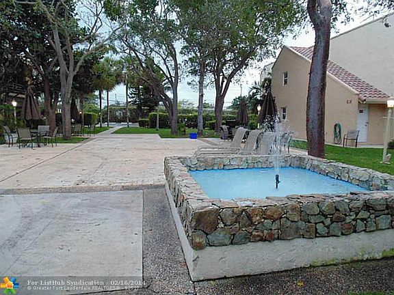 3rd image of 959 SE 2nd Ave APT 209