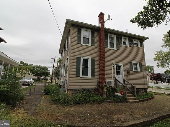3rd image of 126 Newton Ave