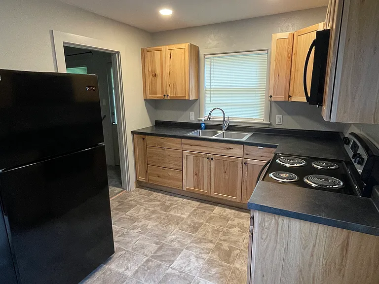 1803 Kirby Dr — Photo 7