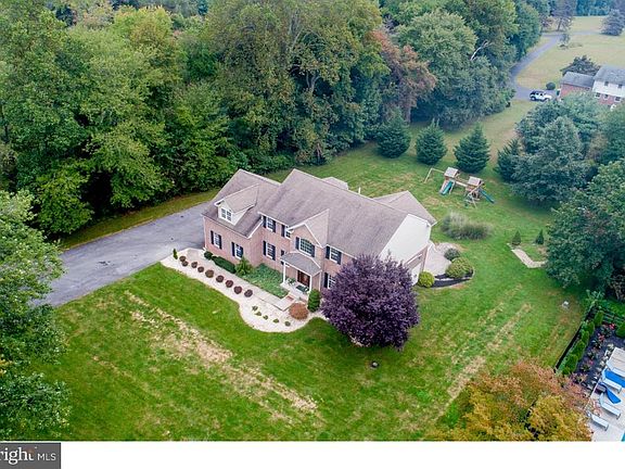 2nd image of 106 Clermont Dr