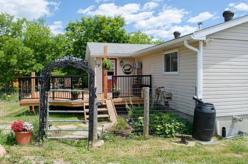 1st image of 56 Oakdene Cres