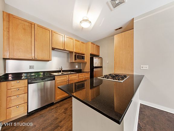 4th image of 1601 S Halsted St APT 205