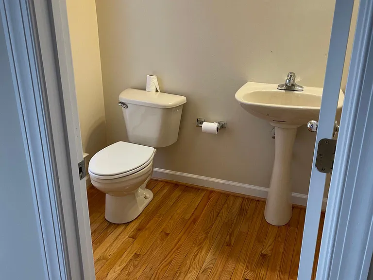 210 Earhart Ct — Photo 7