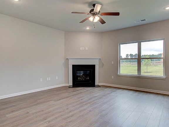 4th image of 845 Lakehaven Ln