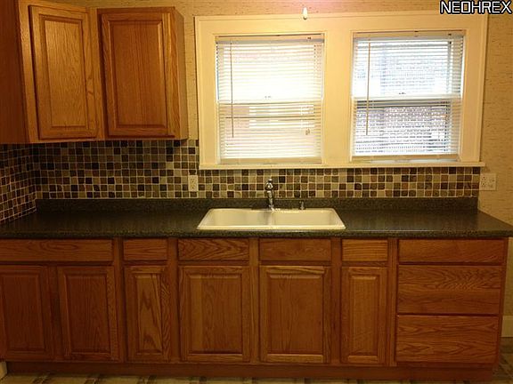 4th image of 7919 Beman Ave