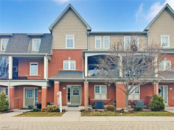 2360 Parkhaven Blvd #9, Oakville, ON L6H 7S6