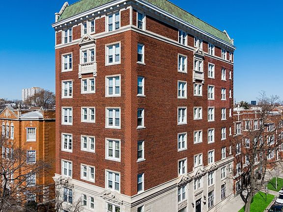 5th image of 7450-7456 N Greenview Ave #7450-86