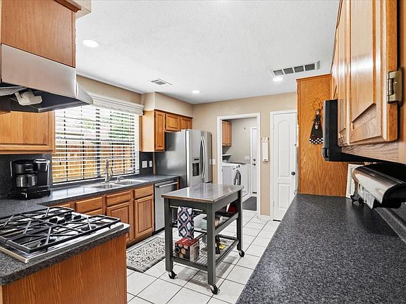 4th image of 3106 Plum Knoll Ct