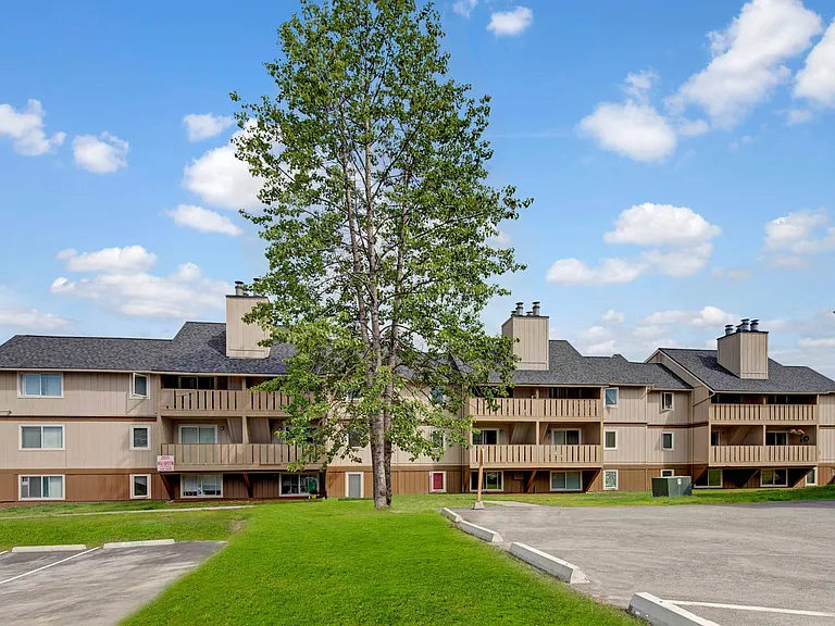 The Greenbriar — Photo 15