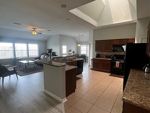 5th image of 3310 Keithwood Cir W