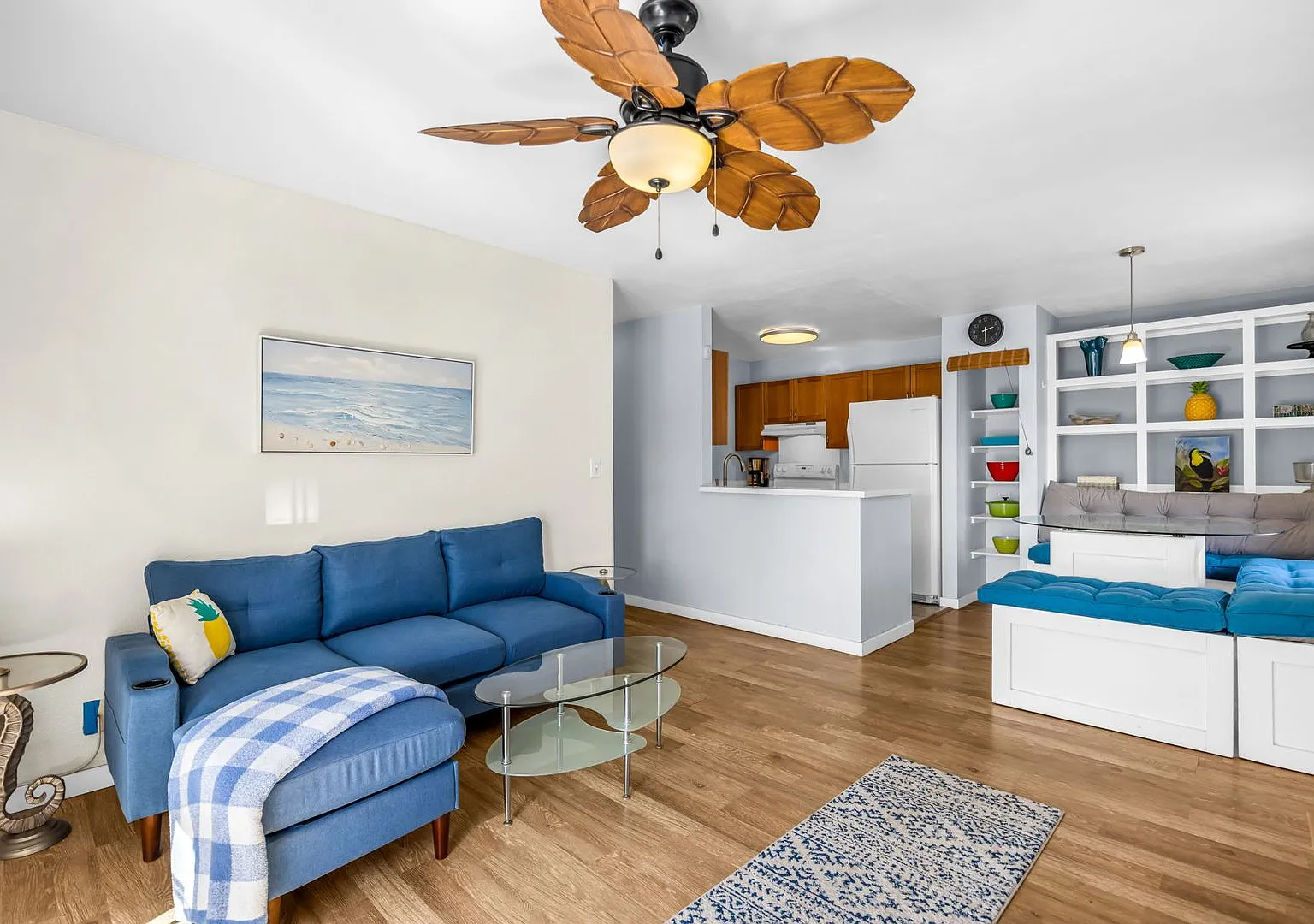 Fully Furnished 2BR/1.5BA Top-Floor Condo in North Kihei Private Laundry & 2 Parking Stalls — Photo 4