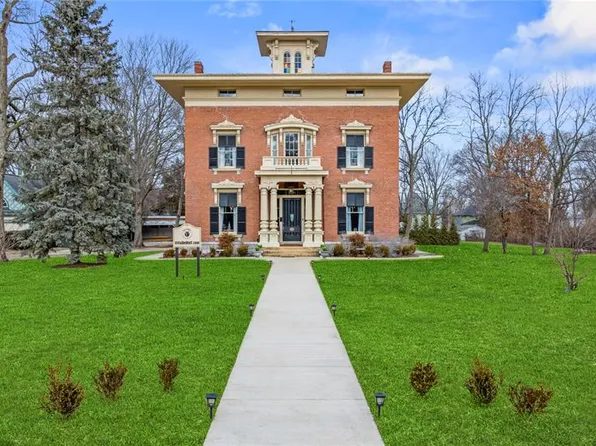 876 W State St, Jacksonville, IL 62650