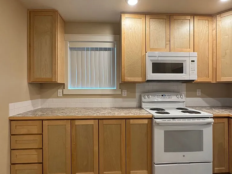 2241 N Airport Rd — Photo 4