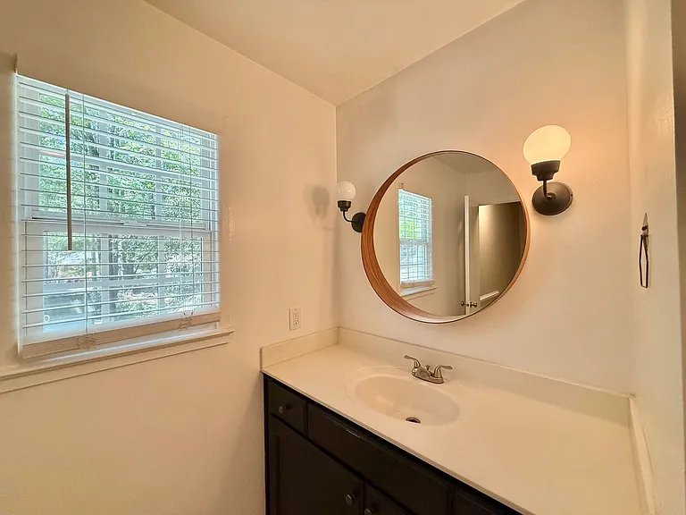 808 Buckle Ct — Photo 18