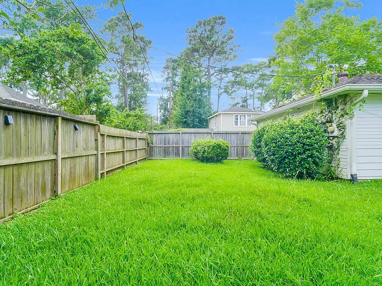 12407 Rosehill Ln — Photo 10