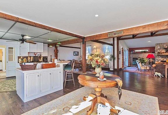 4th image of 1295 Custer Ave