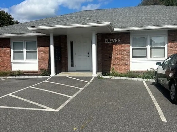 11 Church Hill Rd #2, Newtown, CT 06470