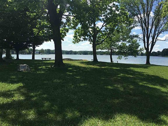 2nd image of 2831 E Skinner Lake Dr N