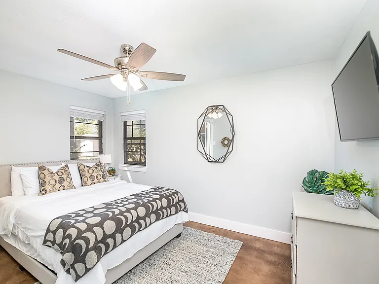 Saint Helena Dr — Photo 12
