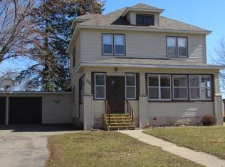 206 S Division St, Roberts, WI 54023