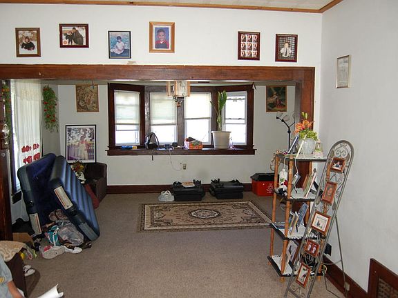 5th image of 222 N Odell Ave