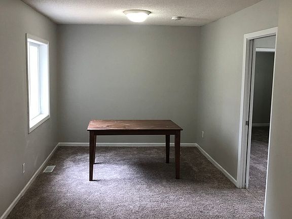 4th image of 329 Laurel St W #2