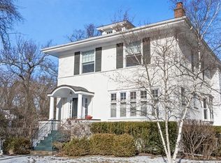 627 Abbotsford Rd, Kenilworth, IL 60043