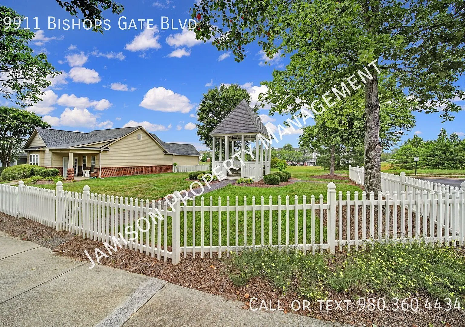 Beautiful Ranch Home in The Cottages - 55+ Community — Photo 2