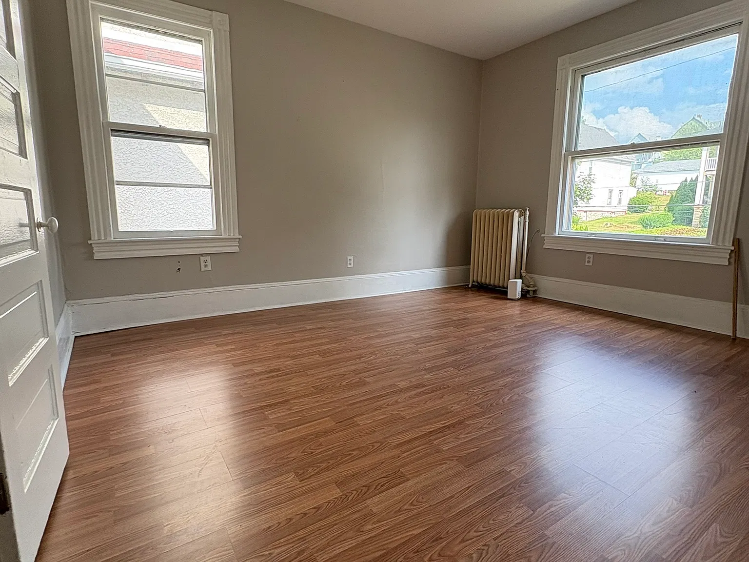 3 bed, 2200 sqft, $1,650 — Photo 3