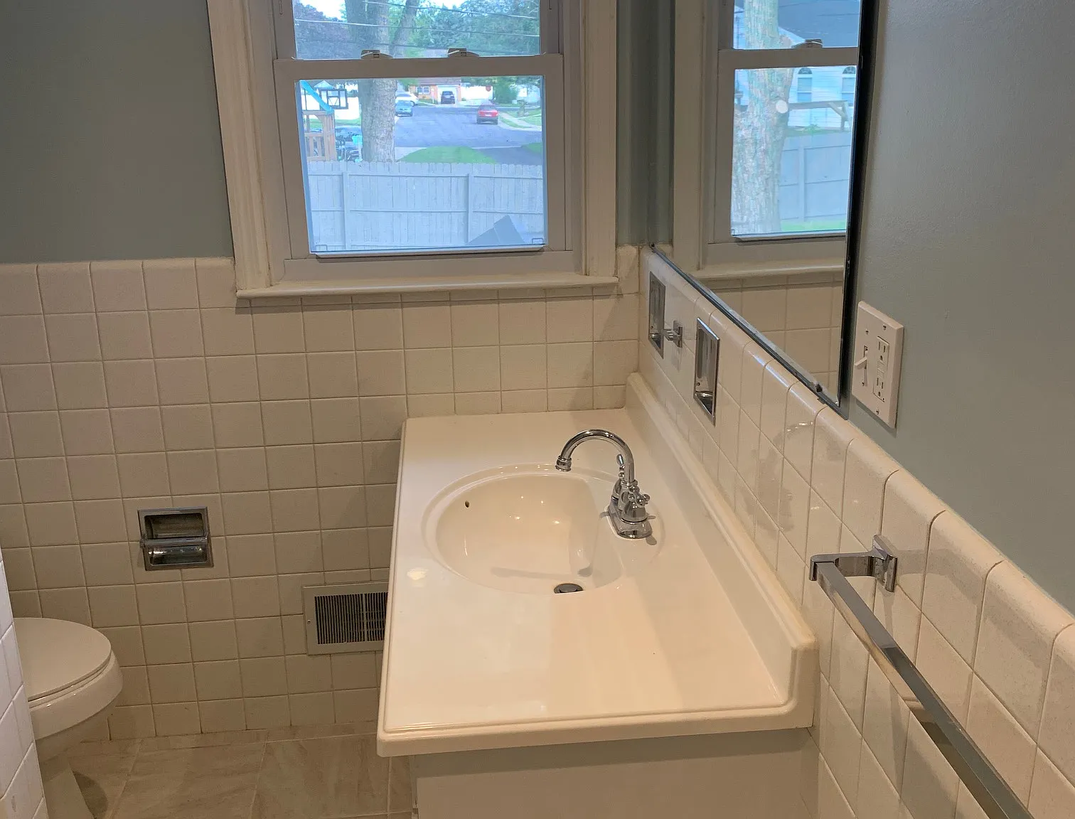 3 bed, 1.5 bath, 1600 sqft, $2,425 — Photo 4