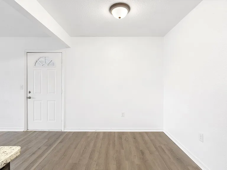 1211 N Viola St — Photo 7