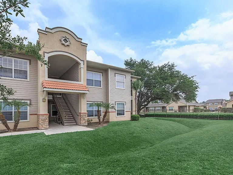 Retama Village Apartments — Photo 7