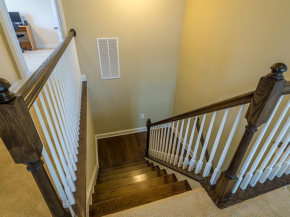 3rd image of 401 Birkby Way