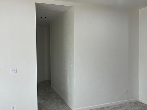 4th image of 1104 E 6TH Street