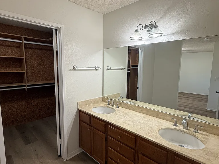 7325 Rock Canyon Dr — Photo 11
