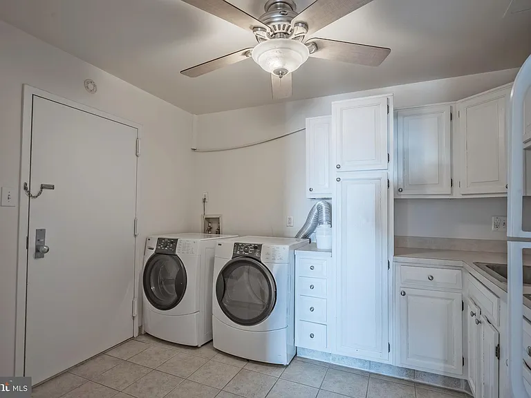 1800 Old Meadow Rd #1712A — Photo 39