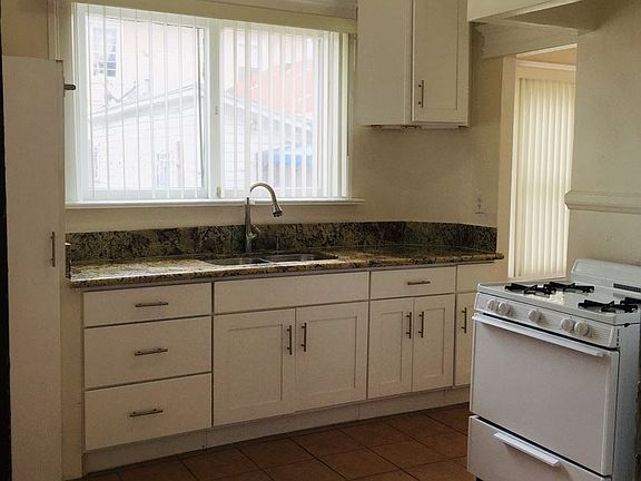 5th image of 1357 Valencia St APT 2
