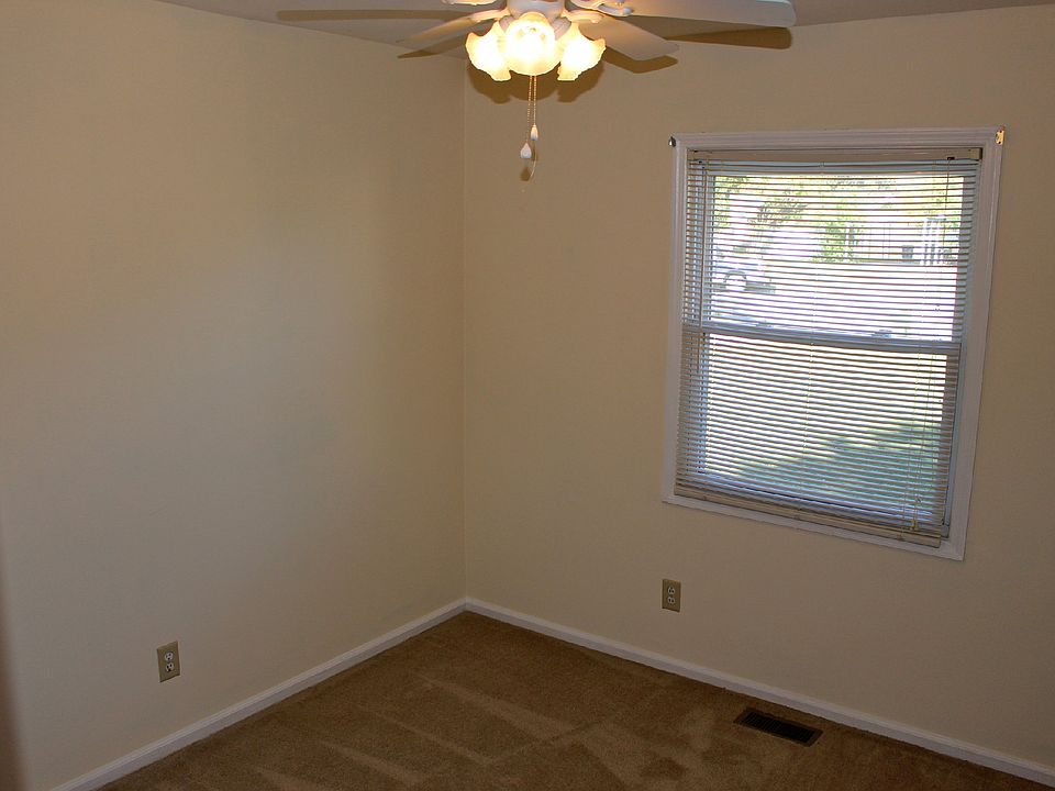 1st image of 5 Brown Ct