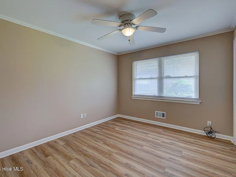 706 S 14th St — Photo 14