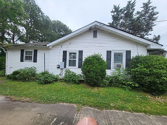 3rd image of 13 Neville St