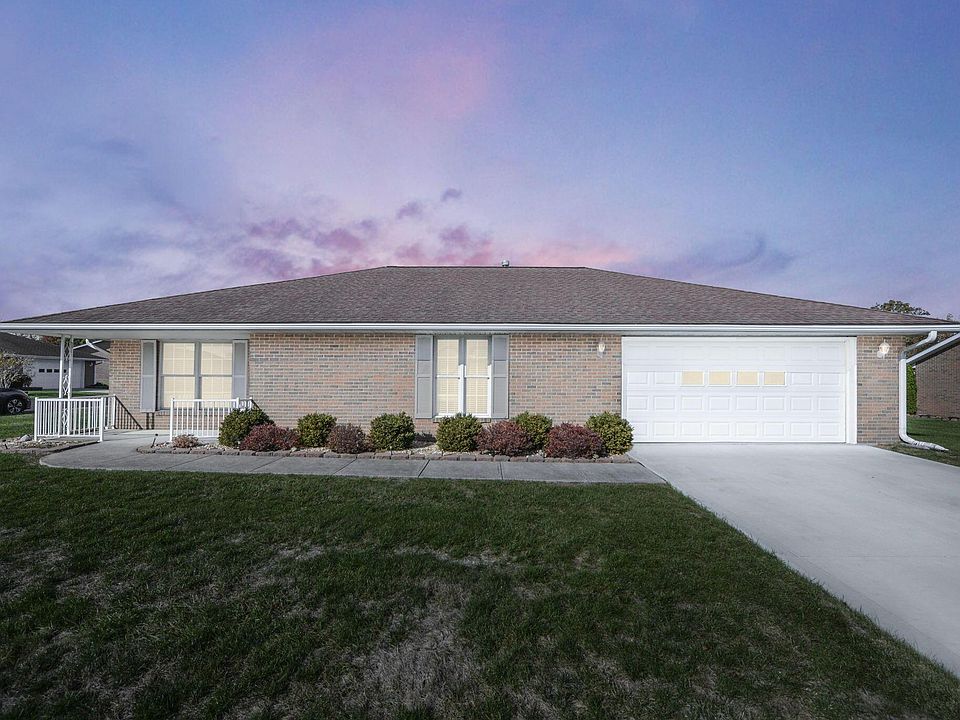 1st image of 700 Shawn Dr