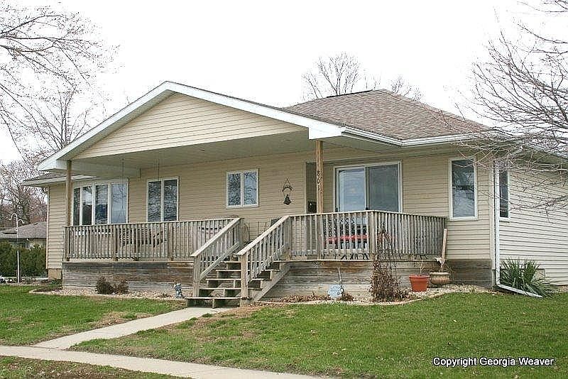 1st image of 801 E Lakeshore Dr