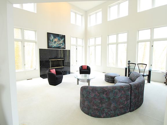 5th image of 5720 Swan Lake Ct
