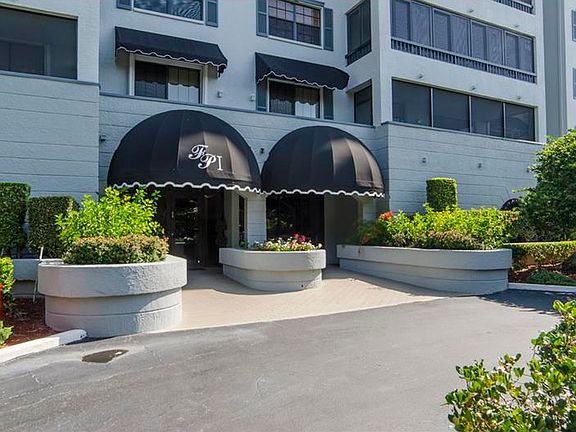 3rd image of 14810 Rue De Bayonne APT 7H