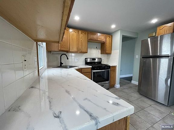 2nd image of 24-26 1st St