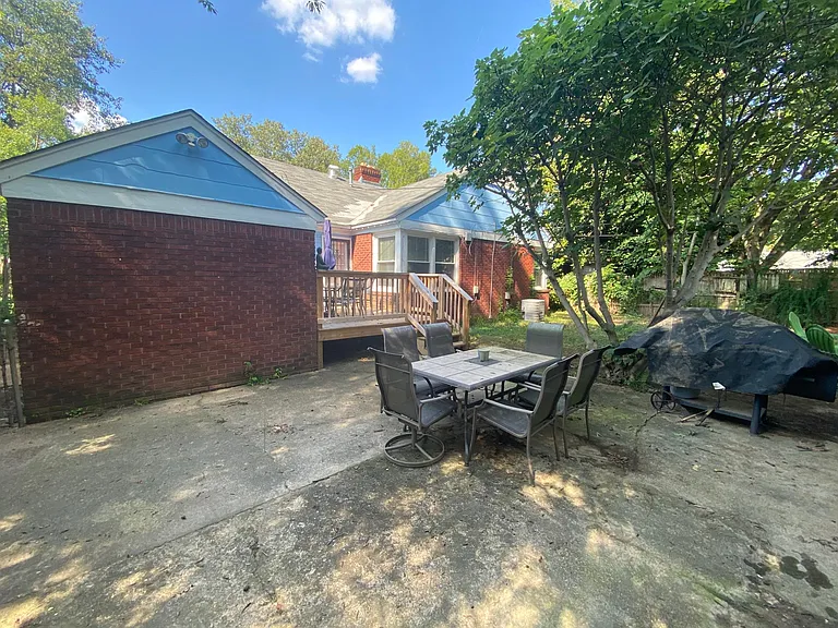 3589 Kenwood Ave — Photo 21