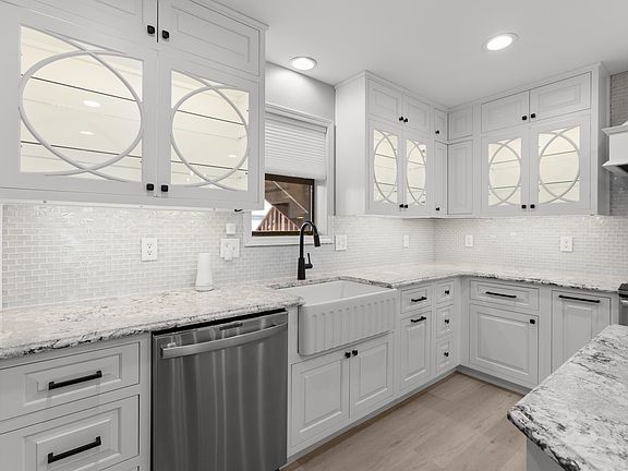 4th image of 24 Starboard Drive #6